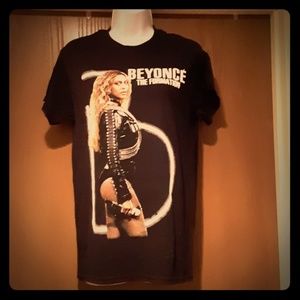BEYONCE NEW CONCERT TOUR SHIRT BLACK NWOT